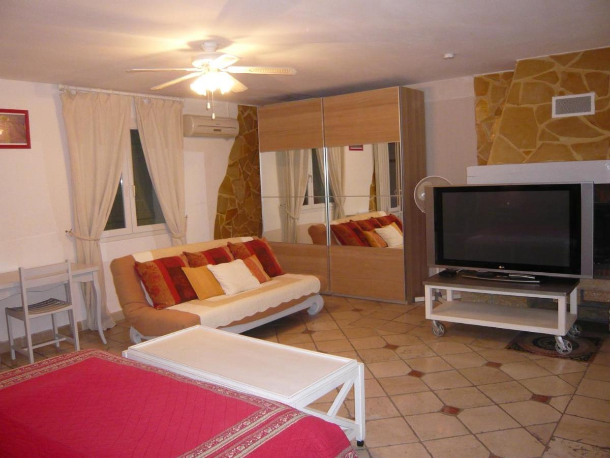 Locations Des Alpilles Apartamento Saint-Rémy-de-Provence Exterior foto