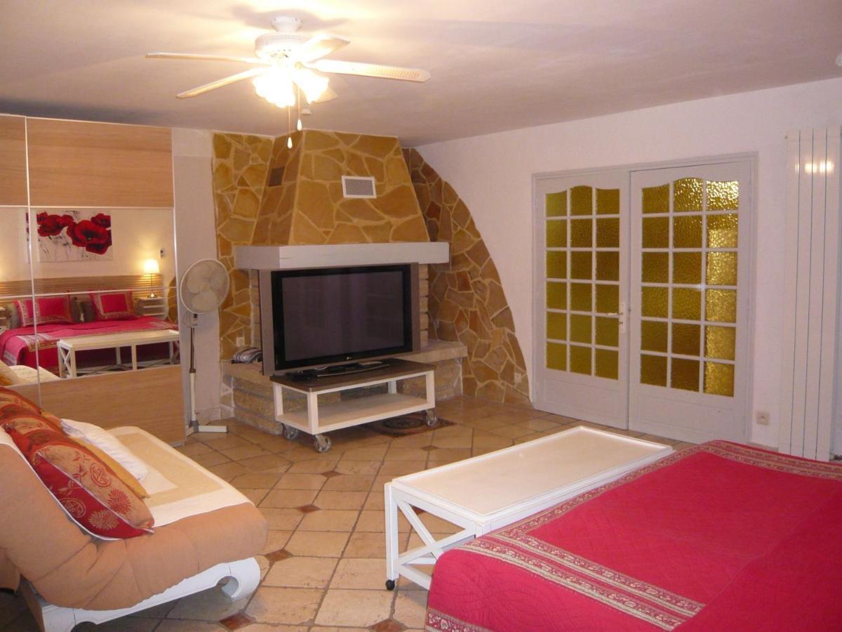 Locations Des Alpilles Apartamento Saint-Rémy-de-Provence Exterior foto