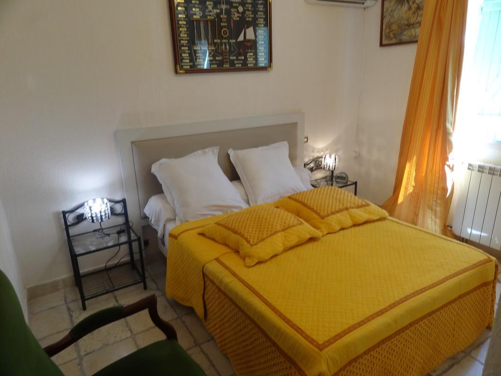 Locations Des Alpilles Apartamento Saint-Rémy-de-Provence Quarto foto