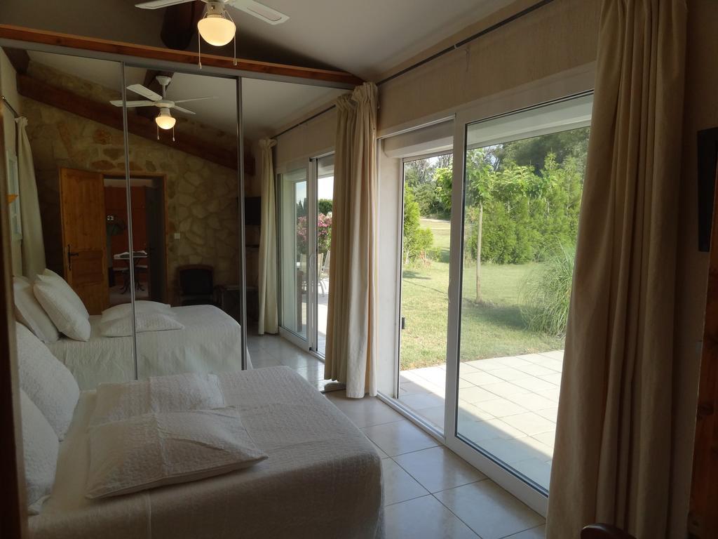 Locations Des Alpilles Apartamento Saint-Rémy-de-Provence Quarto foto