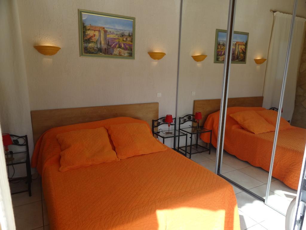 Locations Des Alpilles Apartamento Saint-Rémy-de-Provence Quarto foto