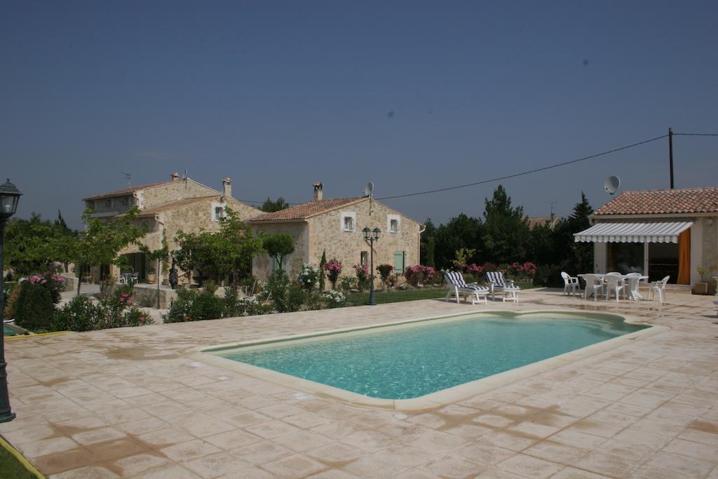 Locations Des Alpilles Apartamento Saint-Rémy-de-Provence Quarto foto