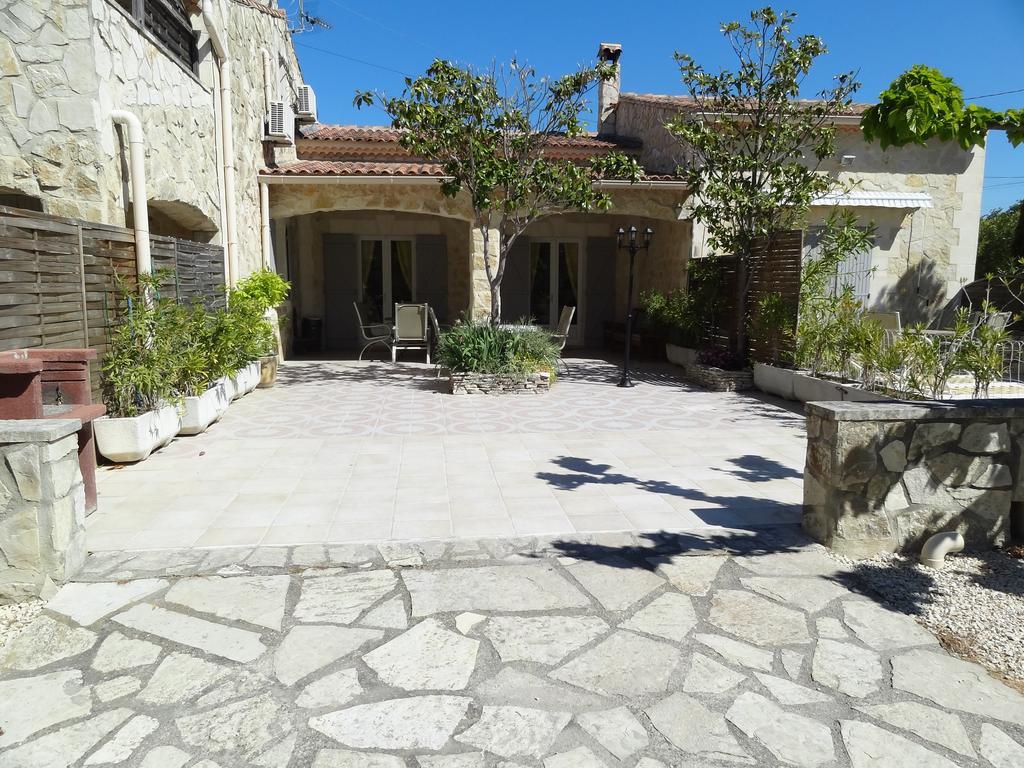 Locations Des Alpilles Apartamento Saint-Rémy-de-Provence Exterior foto
