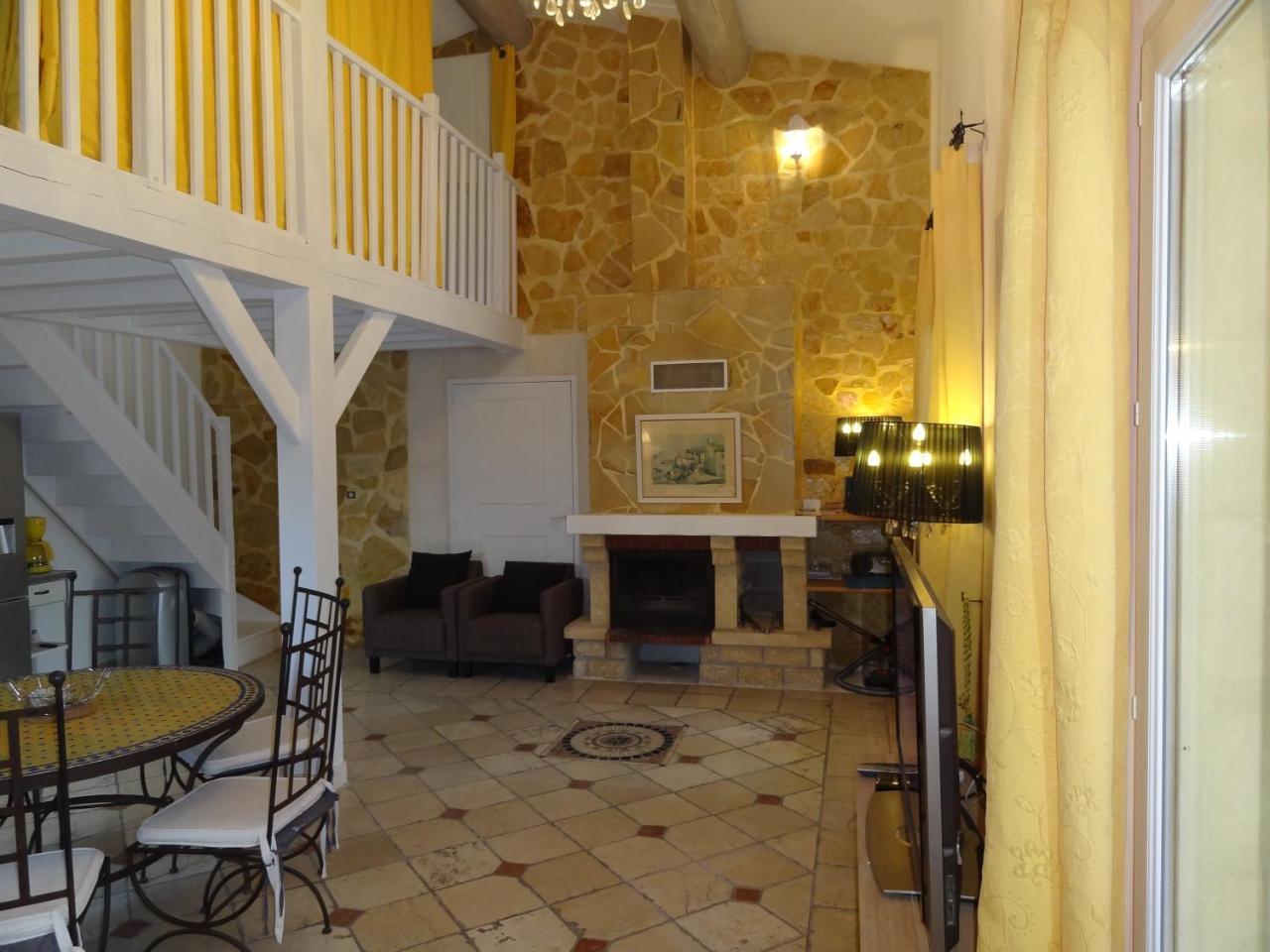 Locations Des Alpilles Apartamento Saint-Rémy-de-Provence Exterior foto