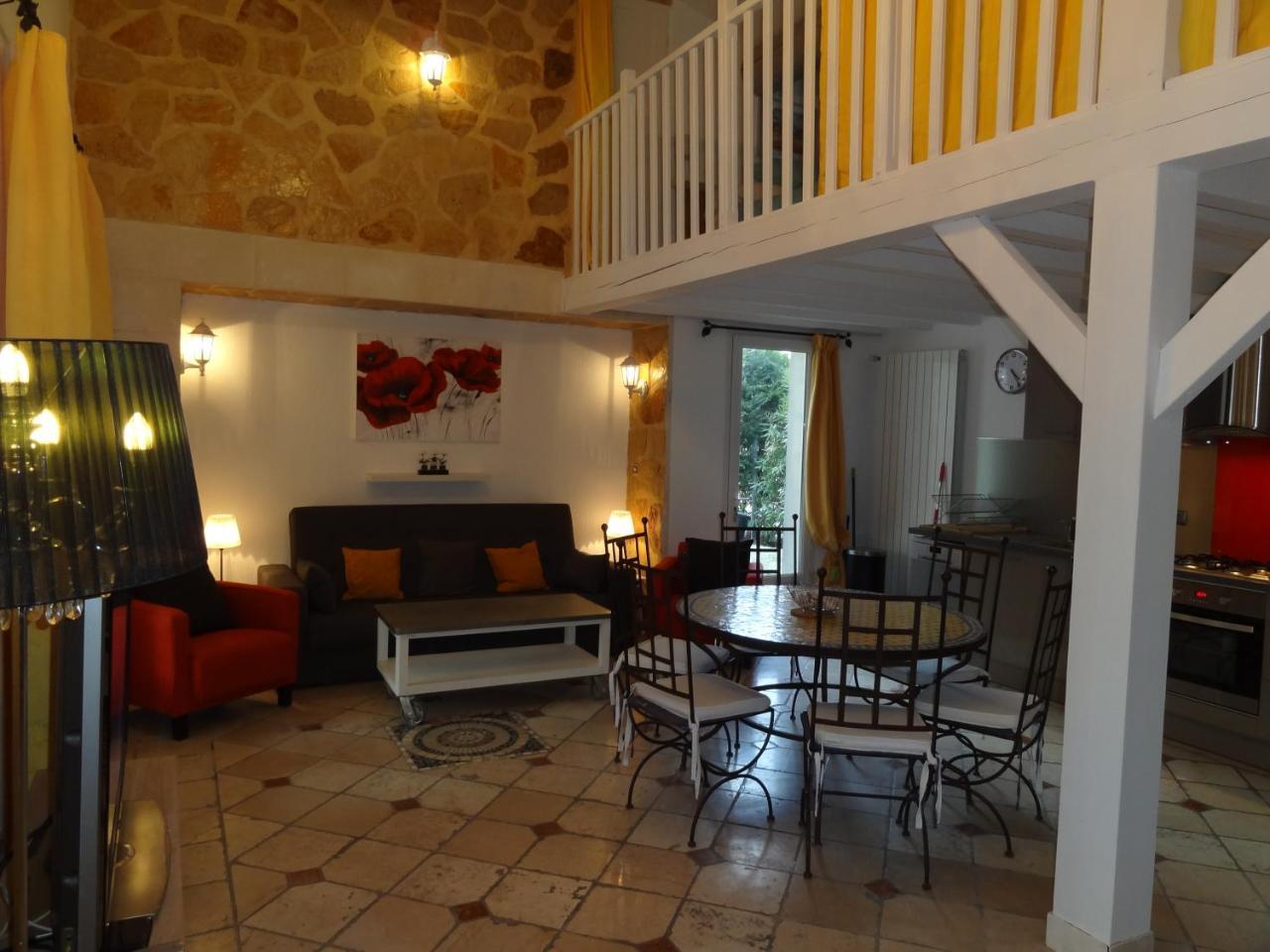 Locations Des Alpilles Apartamento Saint-Rémy-de-Provence Exterior foto