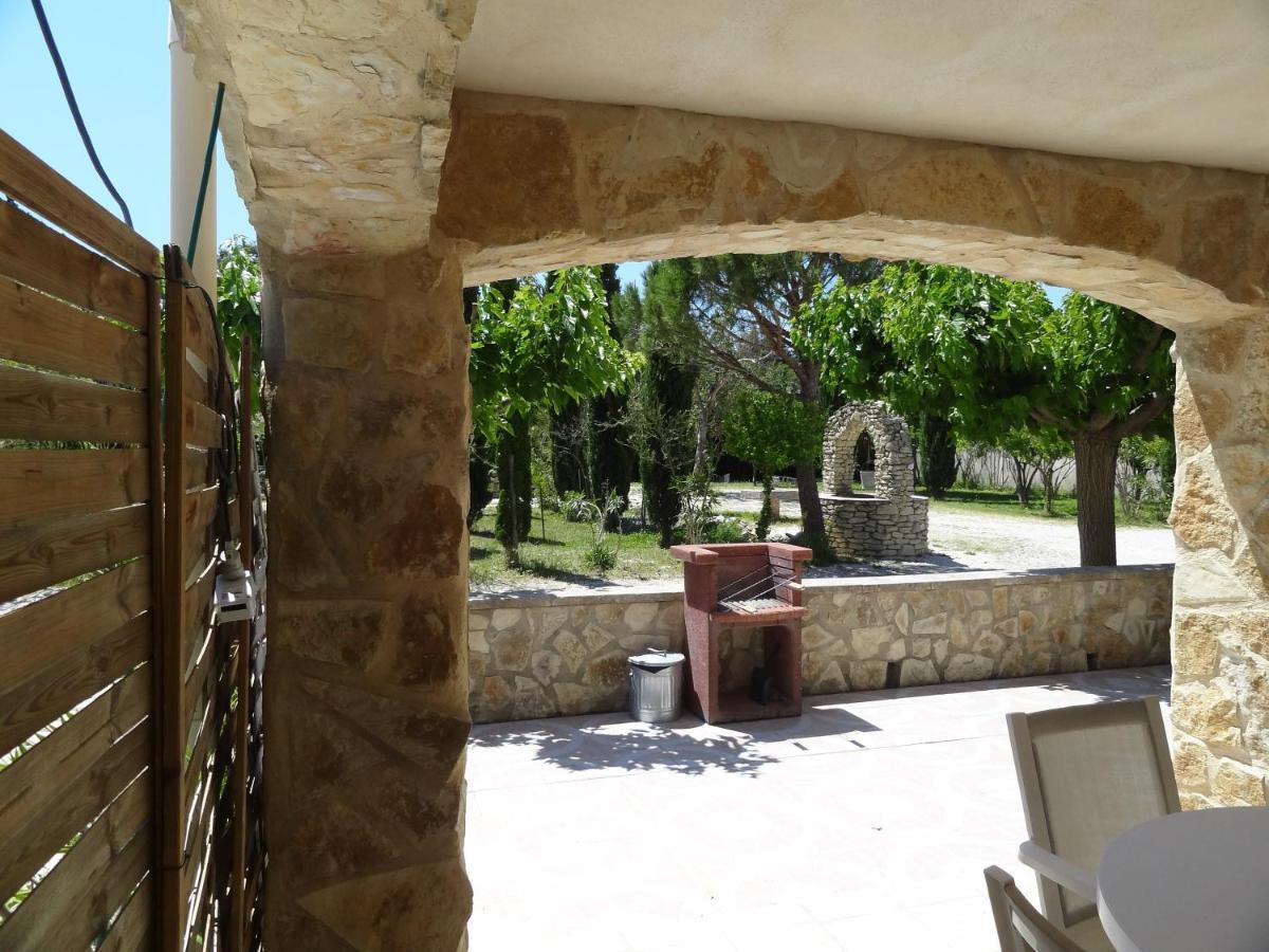 Locations Des Alpilles Apartamento Saint-Rémy-de-Provence Exterior foto